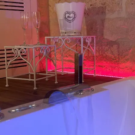 Lwg 17 Love hotel